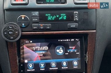 Седан Nissan Maxima 1995 в Хмельницком