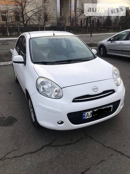 Хетчбек Nissan Micra 2013 в 