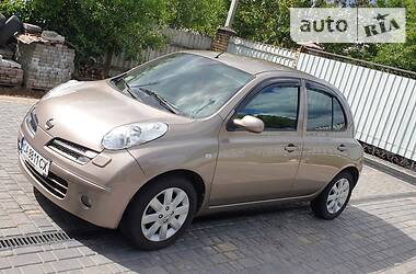 Хэтчбек Nissan Micra 2005 в Смеле