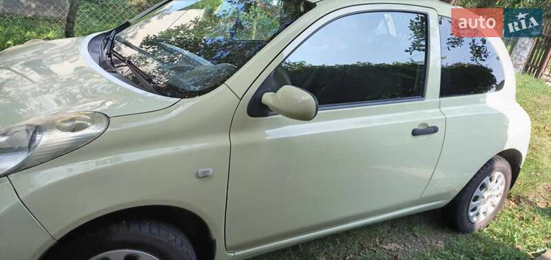 Хетчбек Nissan Micra 2004 в Рожнятові