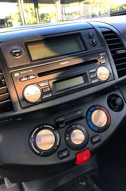 Хэтчбек Nissan Micra 2005 в 
