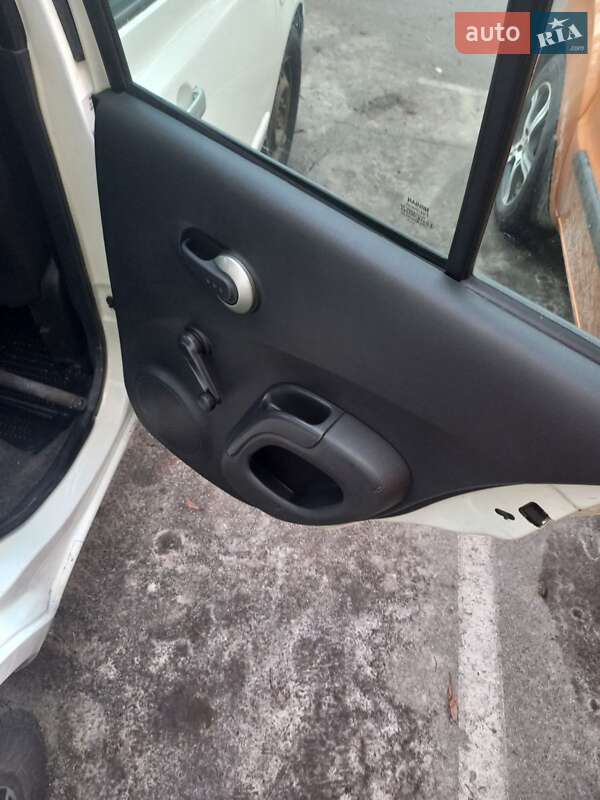 Хетчбек Nissan Micra 2009 в Тернополі