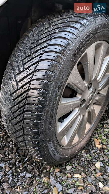 Хетчбек Nissan Micra 2003 в Виноградові