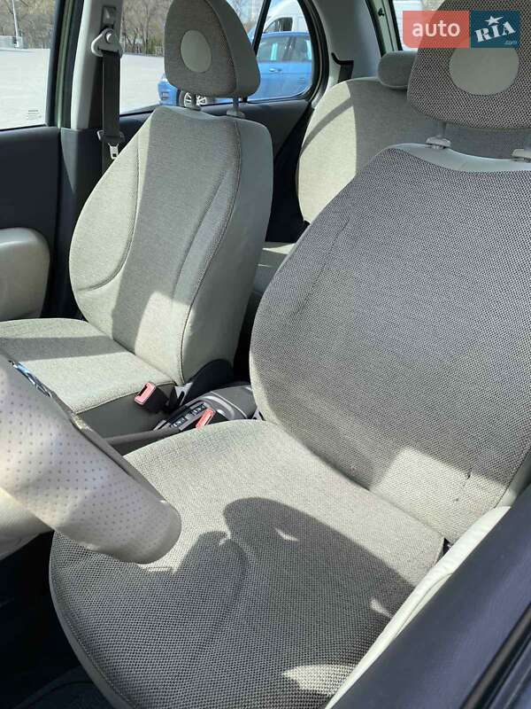 Хетчбек Nissan Micra 2006 в Запоріжжі