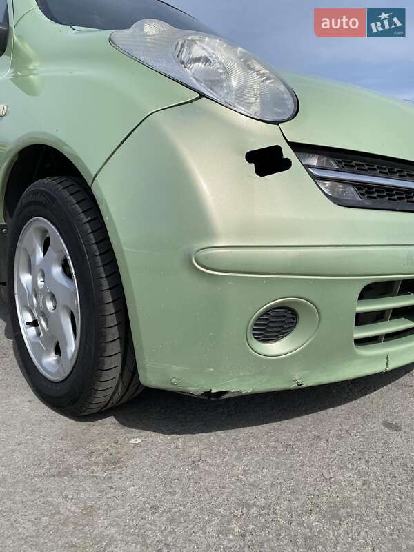 Хетчбек Nissan Micra 2006 в Запоріжжі