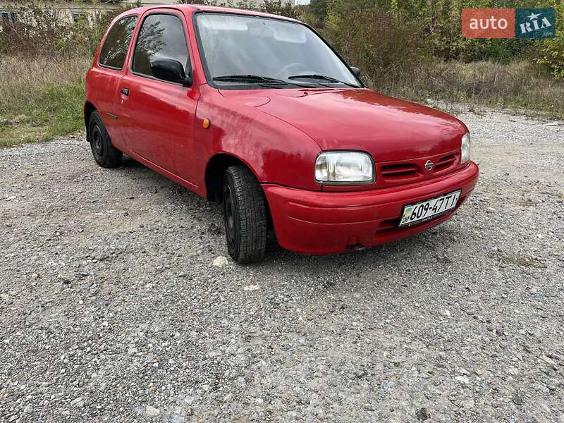 Хэтчбек Nissan Micra 1996 в Волочиске