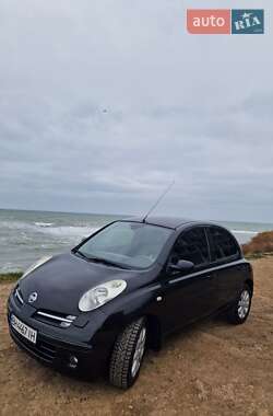 Хэтчбек Nissan Micra 2005 в Черноморске