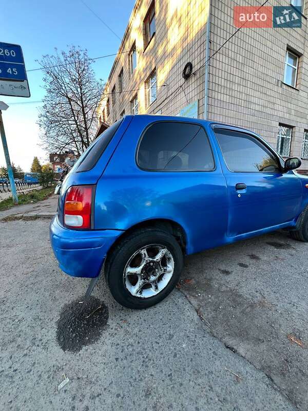 Хетчбек Nissan Micra 2000 в Кропивницькому