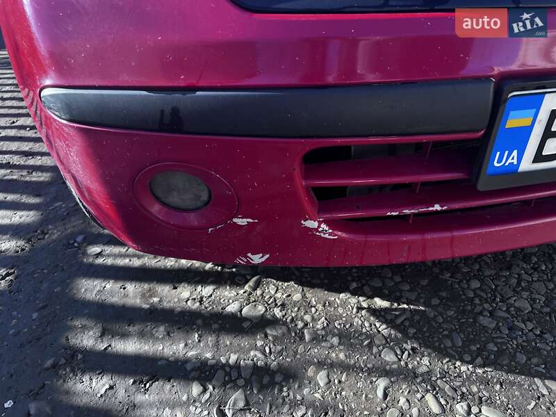 Хэтчбек Nissan Micra 2005 в Ходорове