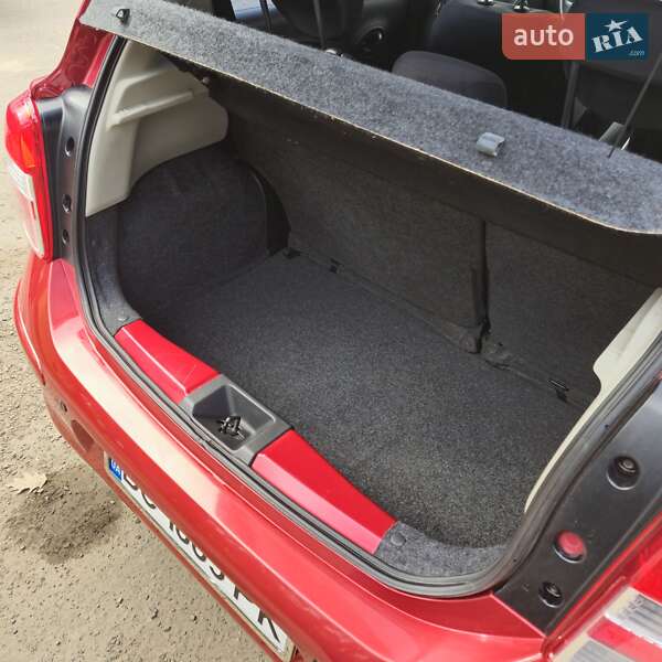 Хэтчбек Nissan Micra 2014 в Бродах фото 44 Хэтчбек Nissan Micra 2014 в Бродах