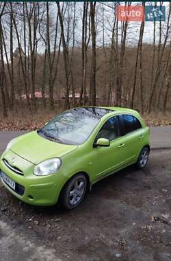 Хэтчбек Nissan Micra 2012 в 