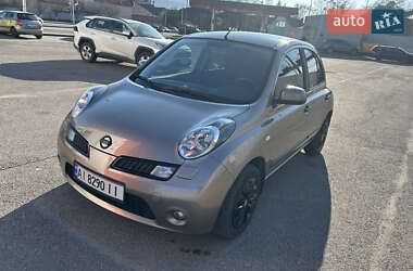 Хэтчбек Nissan Micra 2010 в 