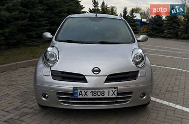 Хэтчбек Nissan Micra 2004 в 