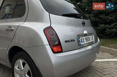 Хэтчбек Nissan Micra 2004 в 
