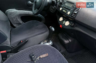 Хэтчбек Nissan Micra 2004 в 
