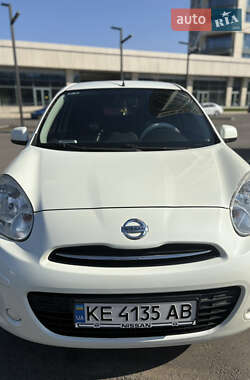 Хэтчбек Nissan Micra 2013 в 