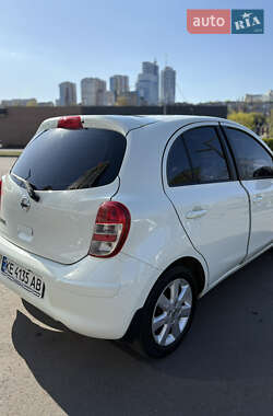 Хэтчбек Nissan Micra 2013 в 