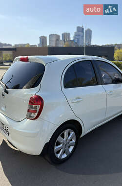 Хэтчбек Nissan Micra 2013 в 