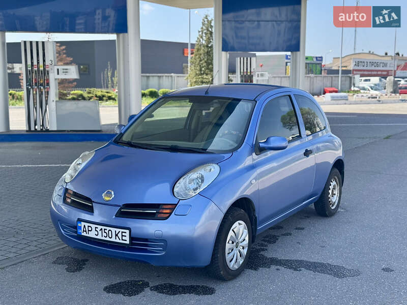 Хэтчбек Nissan Micra 2003 в 