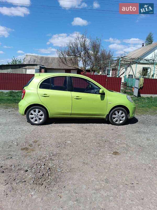 Хетчбек Nissan Micra 2013 в Києві