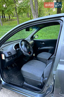 Хетчбек Nissan Micra 2005 в 