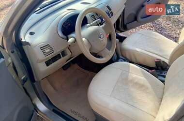 Хетчбек Nissan Micra 2004 в 