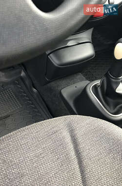 Хэтчбек Nissan Micra 2006 в 