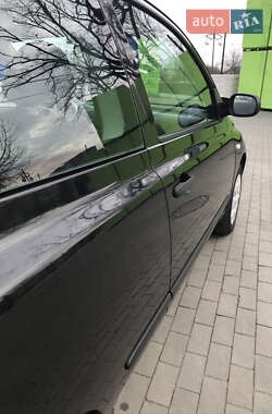 Хэтчбек Nissan Micra 2006 в 