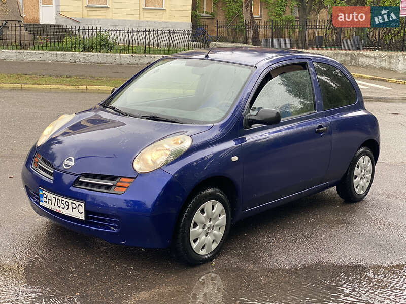 Хэтчбек Nissan Micra 2004 в 