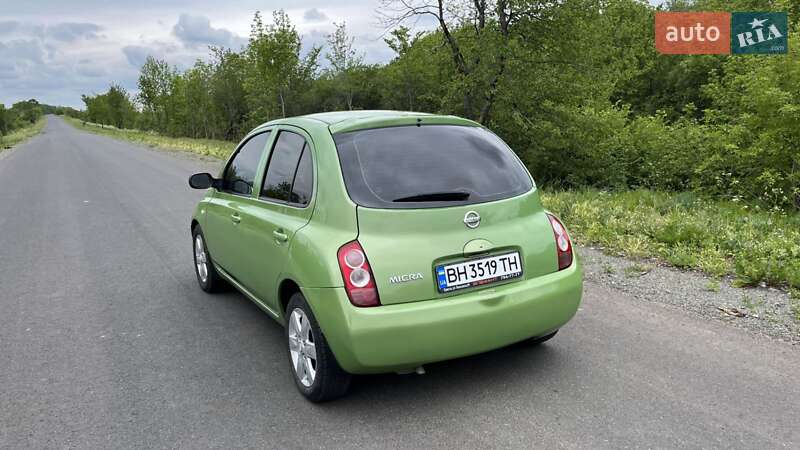Хэтчбек Nissan Micra 2004 в Подольске