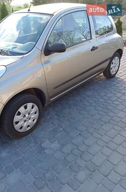 Хэтчбек Nissan Micra 2005 в 