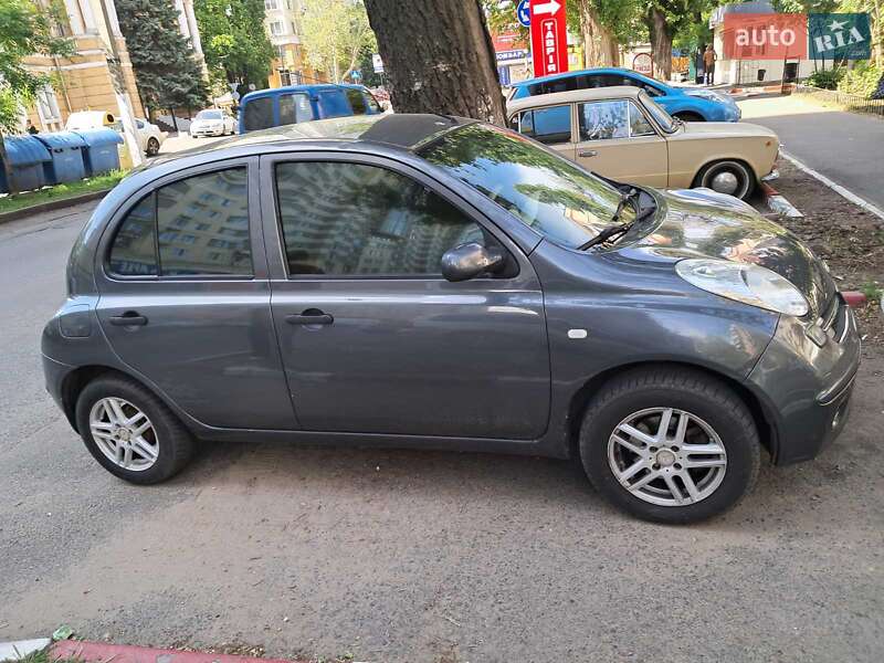 Хэтчбек Nissan Micra 2006 в 