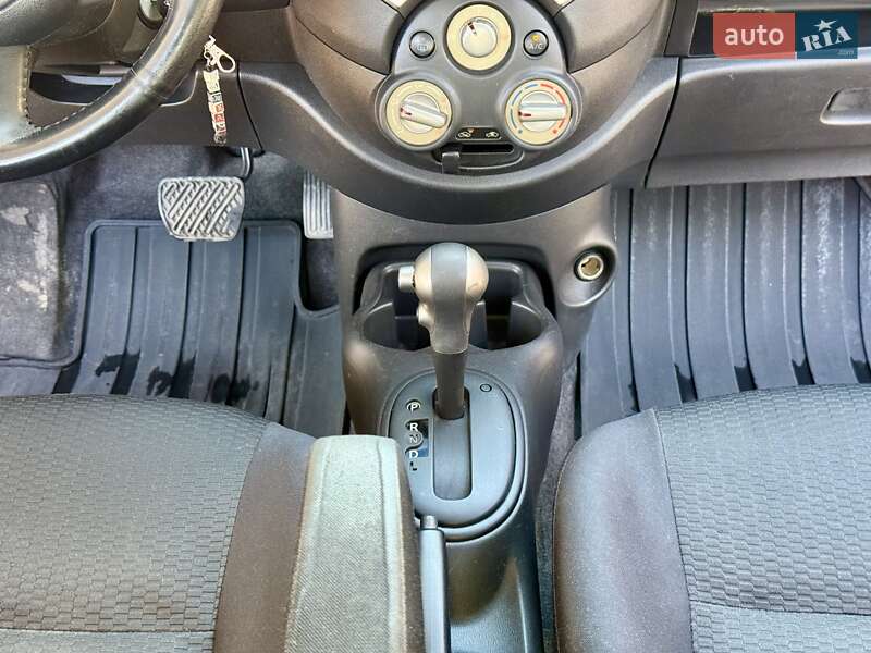 Хэтчбек Nissan Micra 2012 в Днепре