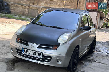 Хэтчбек Nissan Micra 2003 в 