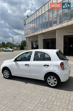 Хетчбек Nissan Micra 2015 в 