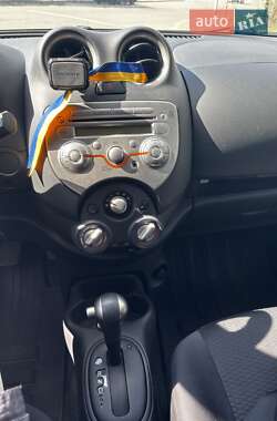 Хэтчбек Nissan Micra 2013 в 