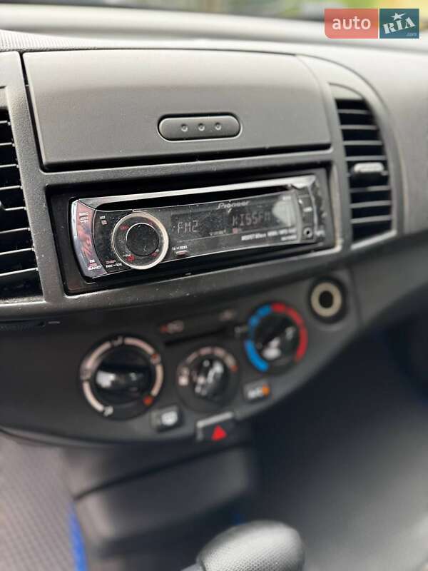 Хэтчбек Nissan Micra 2010 в Киеве