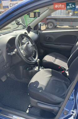 Хэтчбек Nissan Micra 2013 в 
