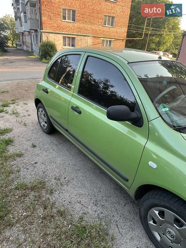 Хетчбек Nissan Micra 2004 в Новомиргороді