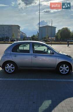 Хетчбек Nissan Micra 2004 в 