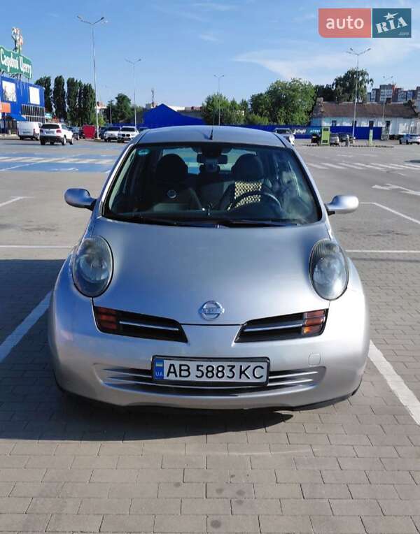 Хетчбек Nissan Micra 2004 в 