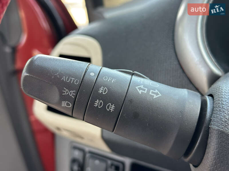 Хетчбек Nissan Micra 2007 в Дніпрі