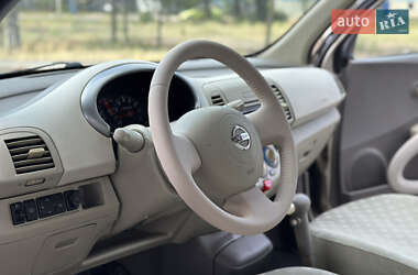 Хэтчбек Nissan Micra 2004 в 