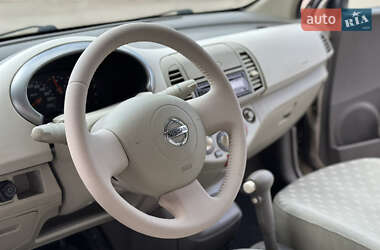 Хэтчбек Nissan Micra 2004 в 