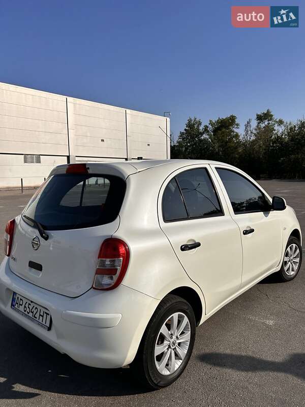Хетчбек Nissan Micra 2015 в Запоріжжі