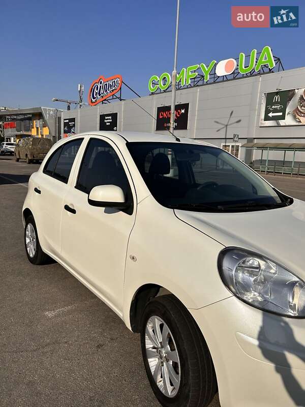 Хетчбек Nissan Micra 2015 в Запоріжжі