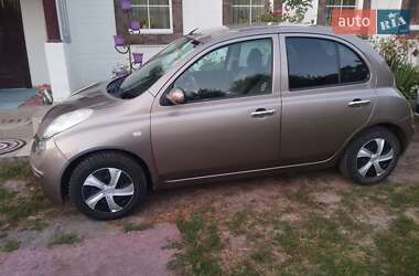 Хэтчбек Nissan Micra 2005 в Хороле