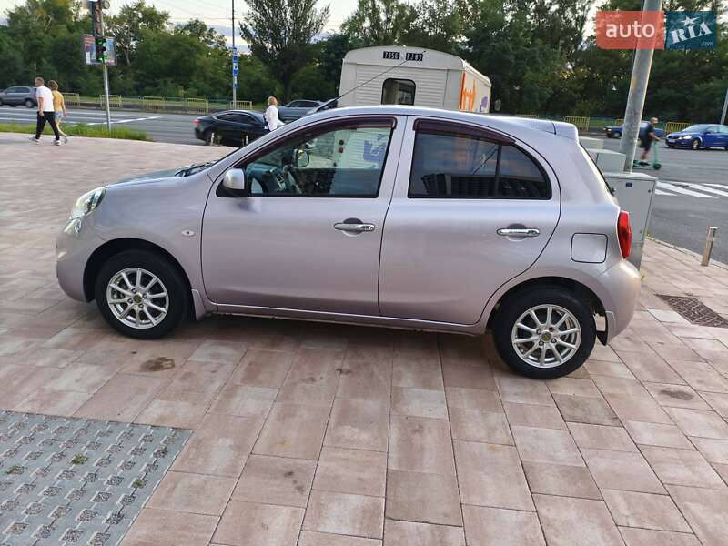 Хэтчбек Nissan Micra 2016 в Киеве