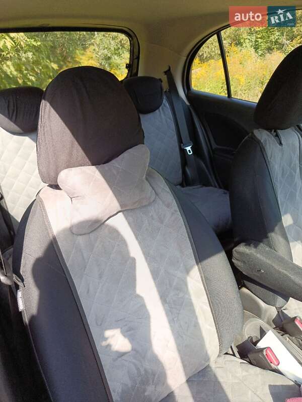 Хэтчбек Nissan Micra 2010 в Сумах