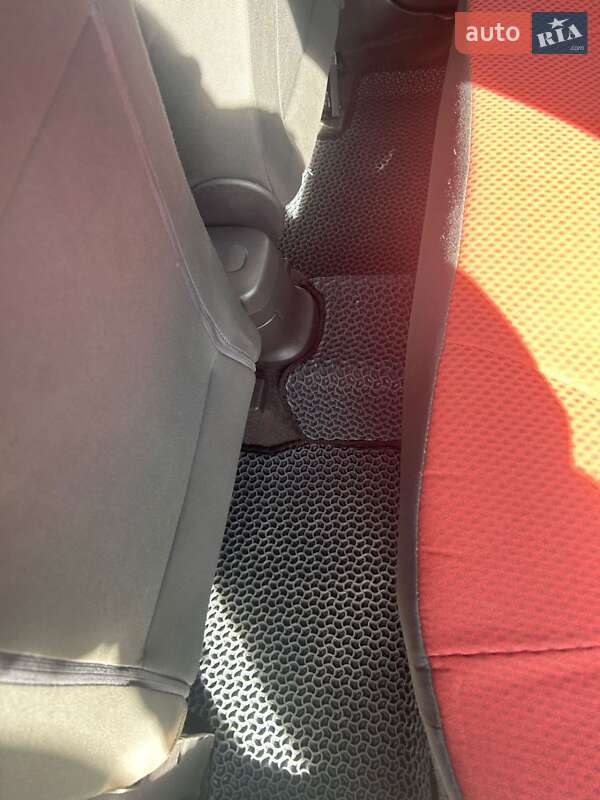 Хэтчбек Nissan Micra 2007 в Черновцах фото 11 Хэтчбек Nissan Micra 2007 в Черновцах